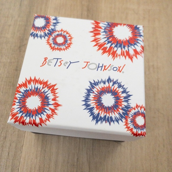 🌈Betsey Johnson Ice Cream Cone + Lips Jewelry Set - Picture 3 of 4